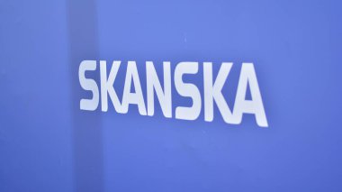 Varşova, Polonya. 28 Mart 2022. Skanska imzası. Şirket panosu Skanska