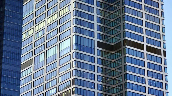 Edificio Cristal Con Fachada Transparente Del Edificio Cielo Azul Pared —  Fotos de Stock