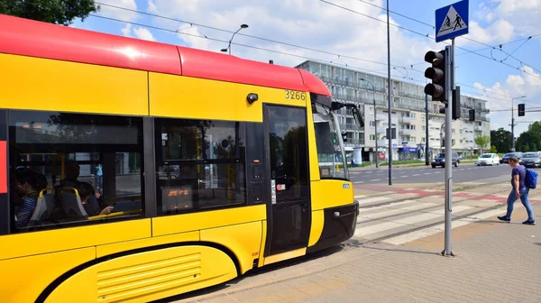 Warschau Polen Juni 2022 Overdag Kruispunt Van Wegen Stadsverkeer Met — Stockfoto