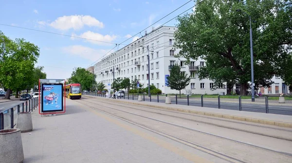 Warschau Polen Juni 2022 Tramhalte Met Tram Wijk Zoliborz Gedurende — Stockfoto