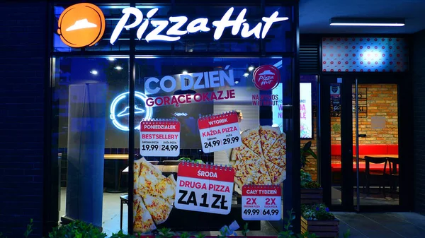 Varsovia Polonia Junio 2022 Firma Pizza Hut Empresa Letrero Pizza — Foto de Stock