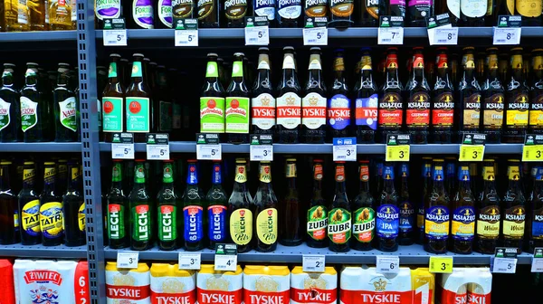 Warsaw Poland June 2022 Supermarket Store Aisle Products Filling Shelves — Stock Photo, Image