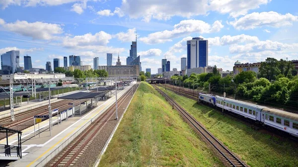 Warsaw Poland July 2022 View Warsaw Skyscrapers Footbridge Warszawa Gwna — Stock Photo, Image