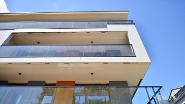 Modern apartman cephesi, yeni apartmanlar dış görünüş..