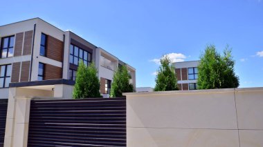 Varşova, Polonya. 28 Temmuz 2022. Yüksek güvenlikli toplu konutlar 