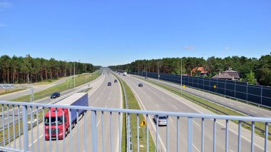 Warsaw, Poland. 1 August 2022. View of cars on the expressway S2, southern bypass of Warsaw in Wawer district.
