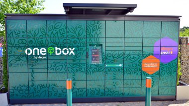 Warsaw, Poland. 1 August 2022. Allegro One Box parcel locker.
