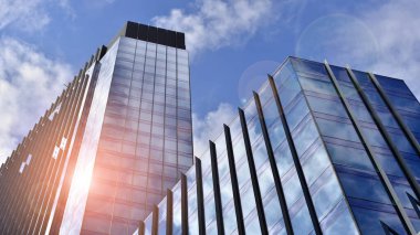 Mavi gökyüzüne karşı modern cam cephe. İş bölgesindeki bir binanın alt manzarası. Bir ofis binasının cam cephesinin alçak açılı görüntüsü.