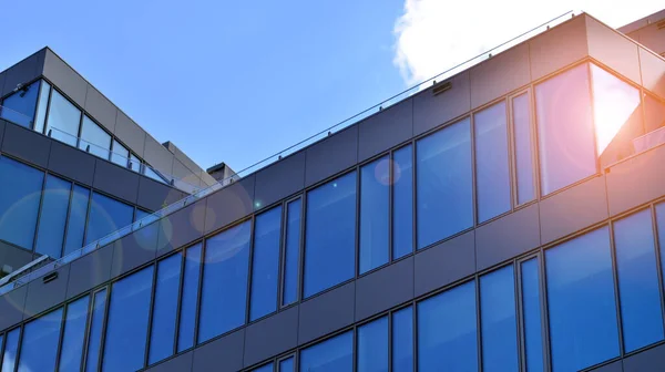 Szczegóły Architektury Nowoczesna Szklana Fasada Budynku Słoneczny Dzień Kontekst Działalności — Zdjęcie stockowe