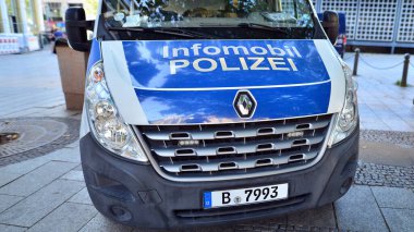 Berlin, Germany. 16 August 2022. Sign  Infomobil Polizei.  
