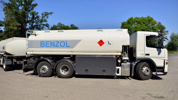 Renice Polonia Agosto 2022 Camión Cisterna Para Transporte Combustibles Líquidos —  Fotos de Stock