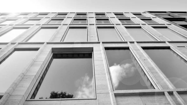 Abstract Closeup Glass Clad Facade Modern Building Covered Reflective Plate — Stock Photo, Image