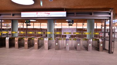 Varşova, Polonya. 20 Eylül 2022. Varşova metro sisteminin ikinci hattı. Varşova metro istasyonu içi. Ulrychow İstasyonu. 