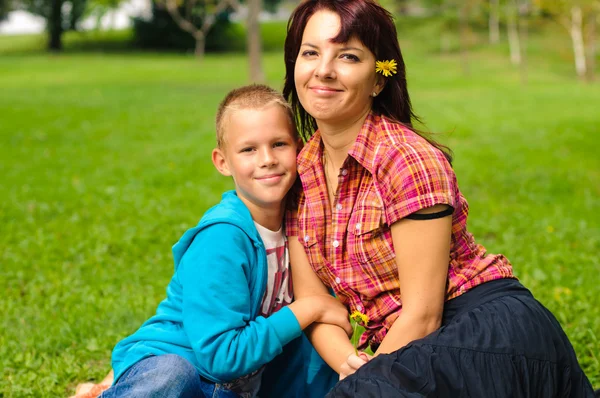 Mother and son outdoors — Stock Photo, Image