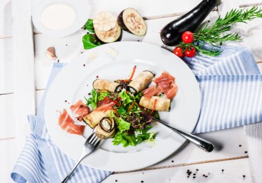 taze salata patlıcan ve pastırma