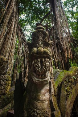 stutue Ubud
