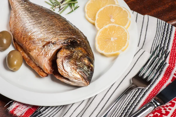 Fried fish with white wine — Stock Photo, Image