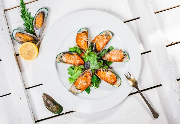 Cozze con parmigiano — Foto Stock