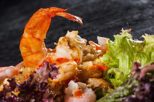 Hibachi rice with prawns — Stock Photo, Image