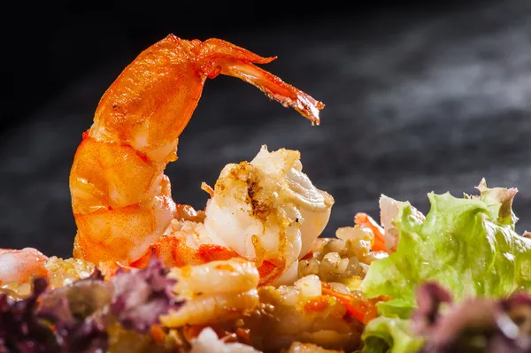 Hibachi rice with prawns — Stock Photo, Image