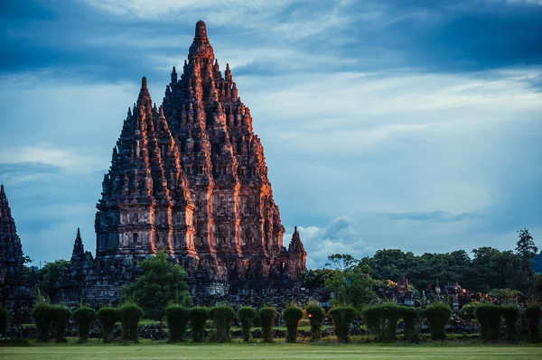 Prambanan храм на заході сонця — стокове фото