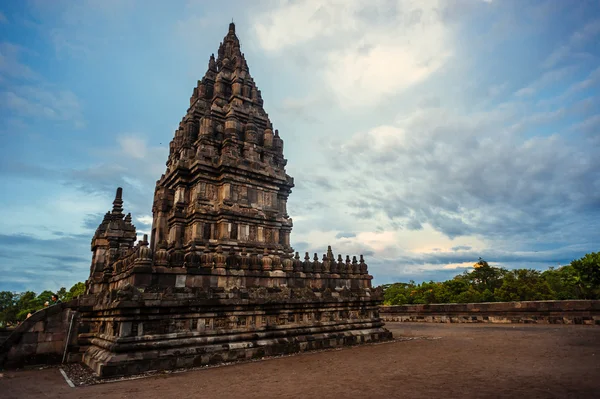 Temple Prambanan au coucher du soleil — Photo