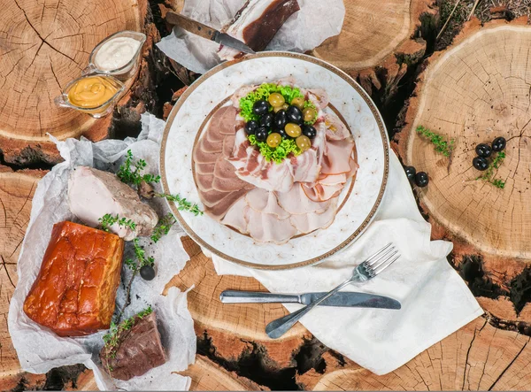 Maso na talíři — Stock fotografie