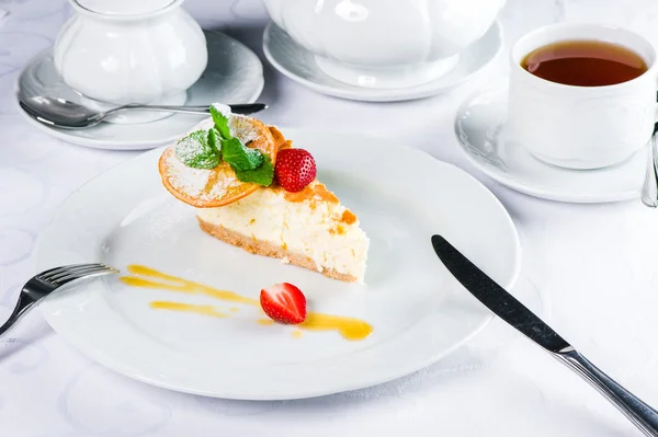 Bolo de queijo laranja — Fotografia de Stock