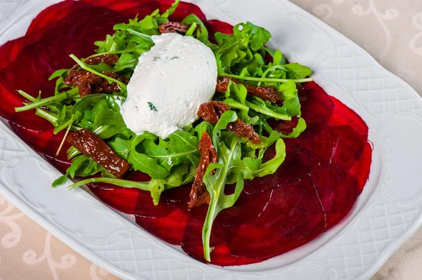 Unga betor carpaccio — Stockfoto