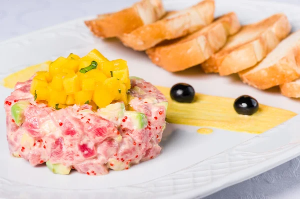 Tartar of tuna — Stock Photo, Image