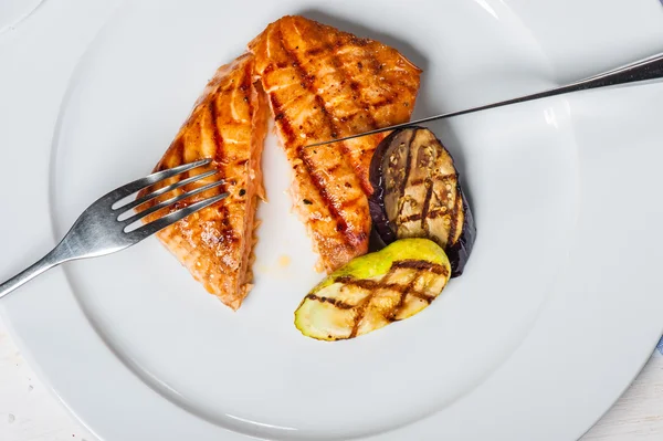 Grilled salmon — Stock Photo, Image