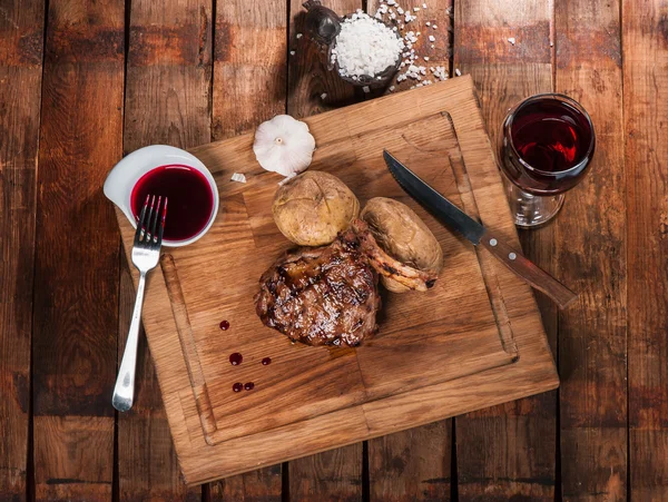 Steak with spices — Stock Photo, Image