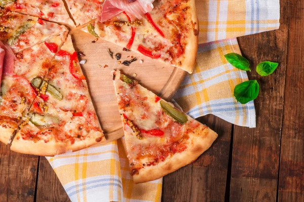 Pizza con carne seca — Foto de Stock