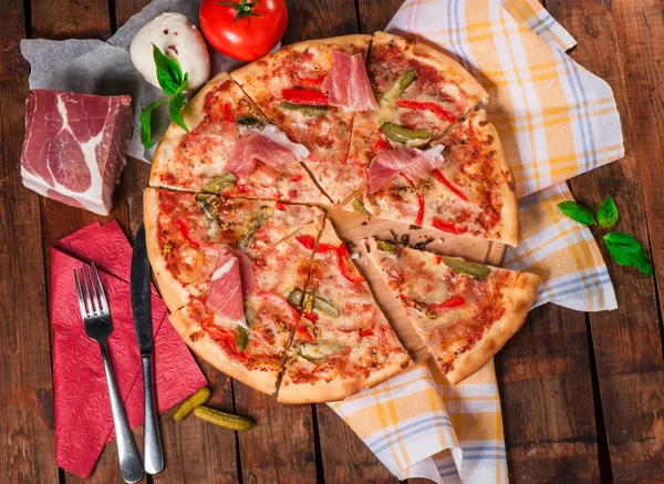 Pizza con carne seca — Foto de Stock