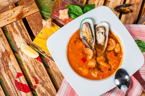 Spanish tomato soup with seafood — Stock Photo, Image