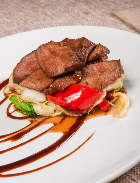 Gulash de ternera con verduras —  Fotos de Stock