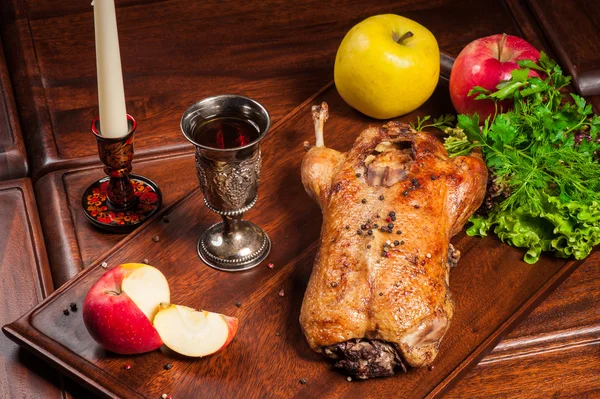 Fried duck stuffed with apples — Stock Photo, Image