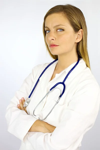 Sorrindo médico bonito fêmea — Fotografia de Stock