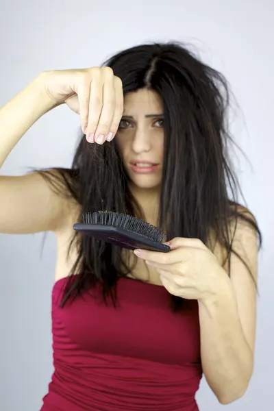 Vrouw bang over het verliezen van veel van haar — Stockfoto