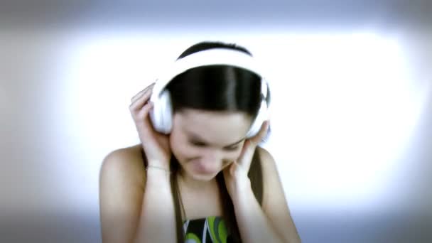 Girl in headphones — Stock Video