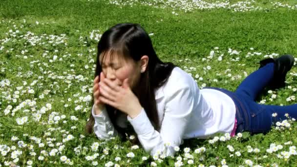 Asian woman with allergy problem — Stock Video