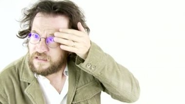 Erkek saç dökülmesi hakkında endişeli