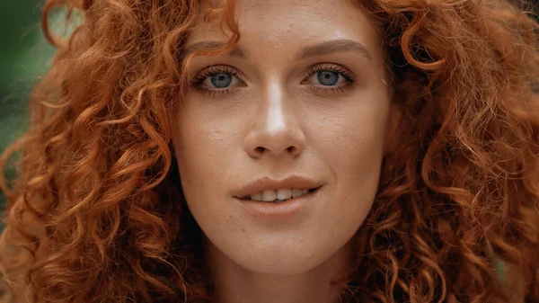 Close Curly Redhead Woman Looking Camera — Stock Photo, Image