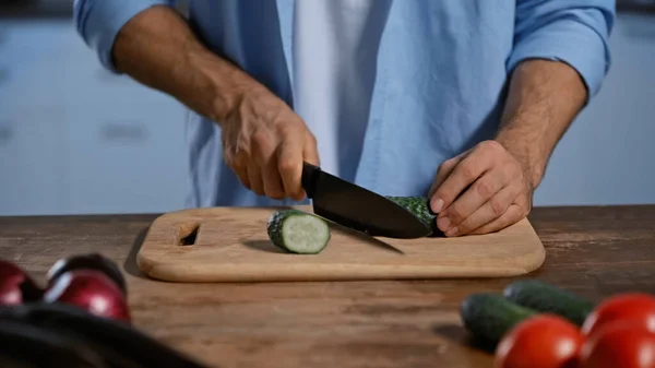 Cropped View Man Cutting Fresh Cucumber Chopping Board — Stock Photo, Image