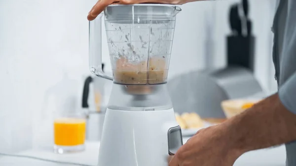 Cropped View Man Preparing Smoothie Electric Blender — Stock Photo, Image