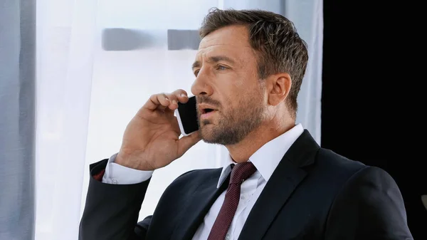 Businessman Formal Wear Talking Smartphone Office — Stock Photo, Image