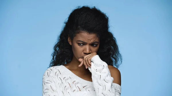 Worried African American Woman White Knitted Sweater Looking Away Isolated — 스톡 사진