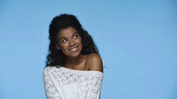 Smiling African American Woman White Knitted Sweater Looking Away Biting — Stockfoto
