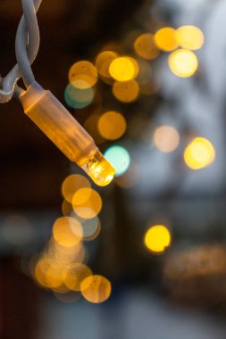 Mutlu Noeller, altın ışık pazarı.