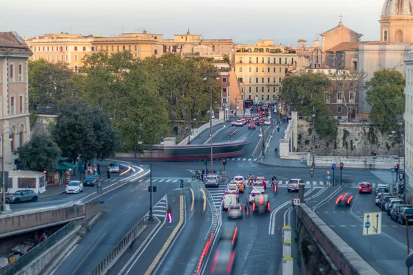 Автомобильное Движение Риме Италия Вечер Площади — стоковое фото